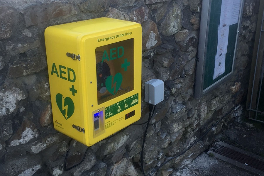 Defibrillator